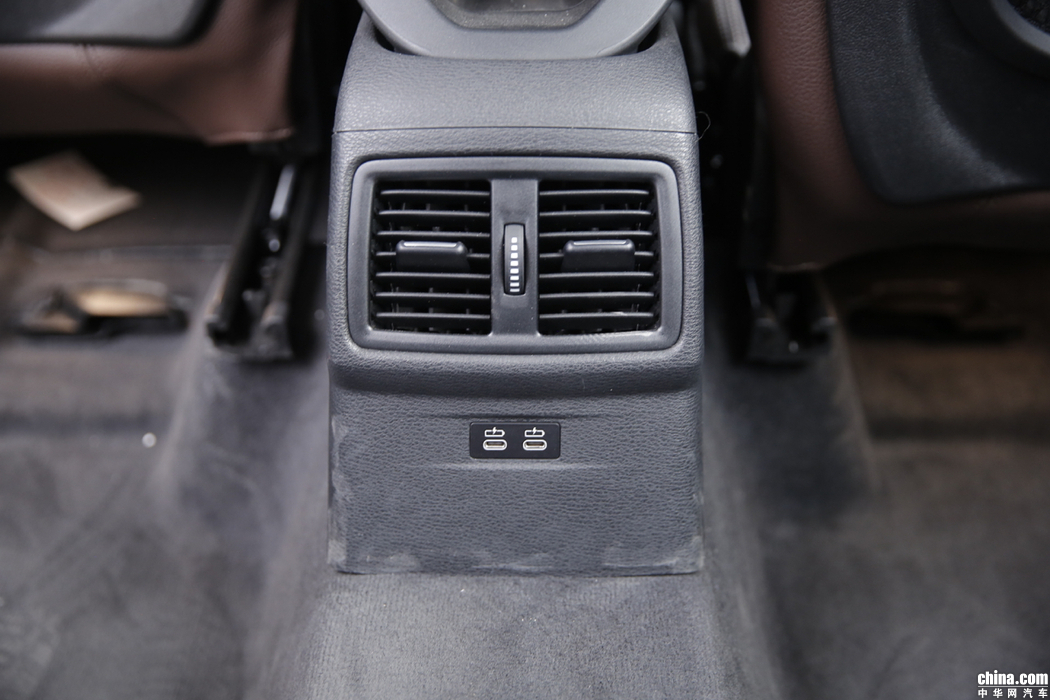 宝马X1 2019款 xDrive20Li 尊享型 空间