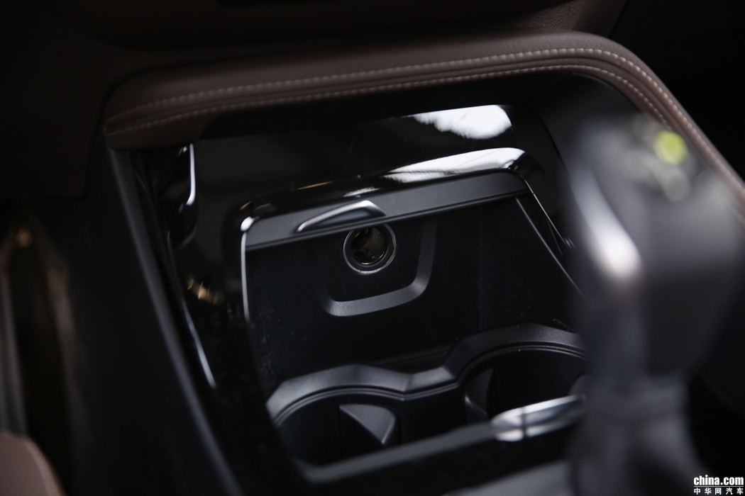 宝马X1 2019款 xDrive20Li 尊享型 内饰