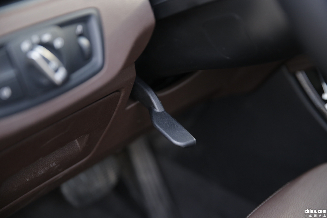 宝马X1 2019款 xDrive20Li 尊享型 内饰