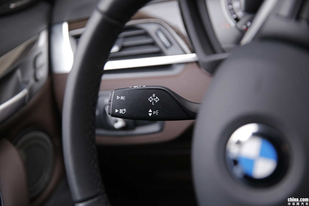 宝马X1 2019款 xDrive20Li 尊享型 内饰