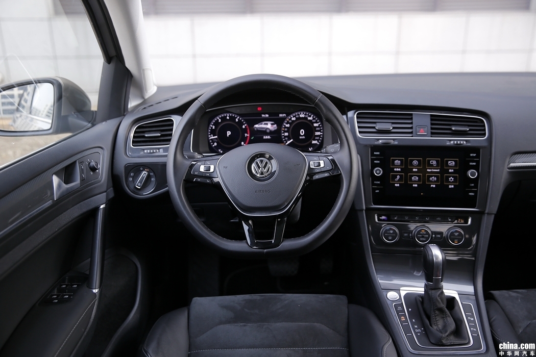 高尔夫  2018款 280TSI 自动旗舰型 内饰