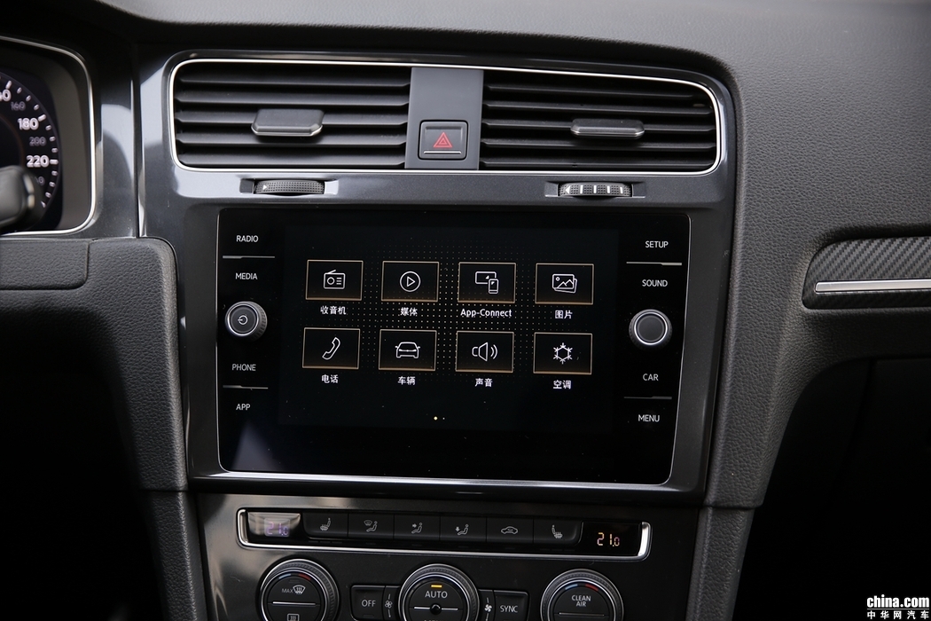 高尔夫  2018款 280TSI 自动旗舰型 内饰