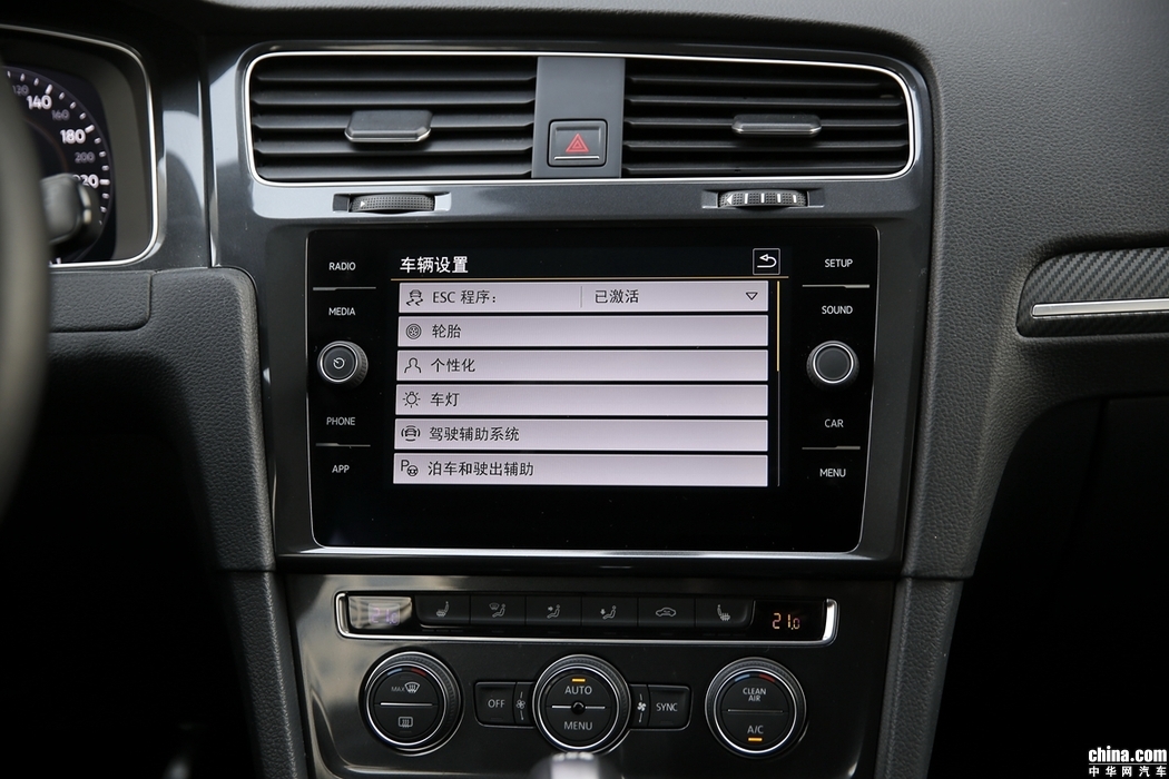 高尔夫  2018款 280TSI 自动旗舰型 内饰