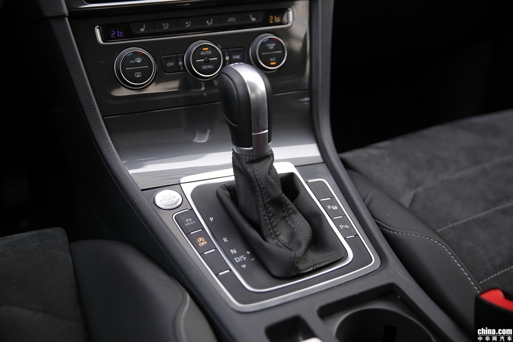 高尔夫  2018款 280TSI 自动旗舰型 内饰