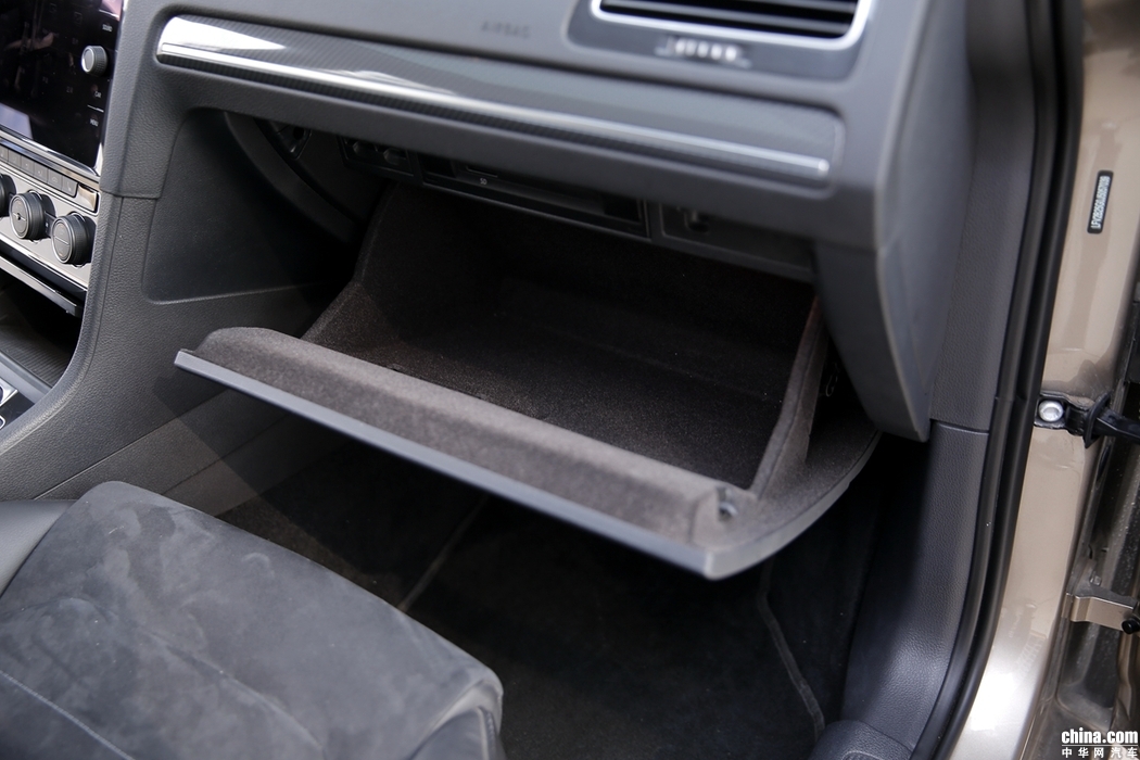 高尔夫  2018款 280TSI 自动旗舰型 内饰