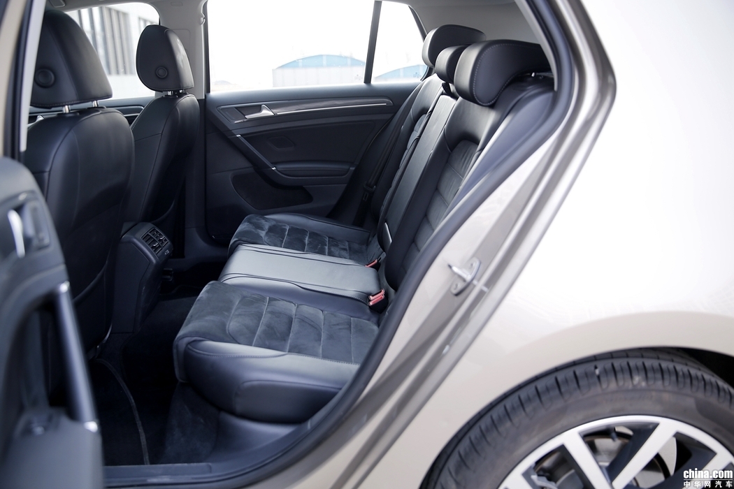 高尔夫  2018款 280TSI 自动旗舰型 空间