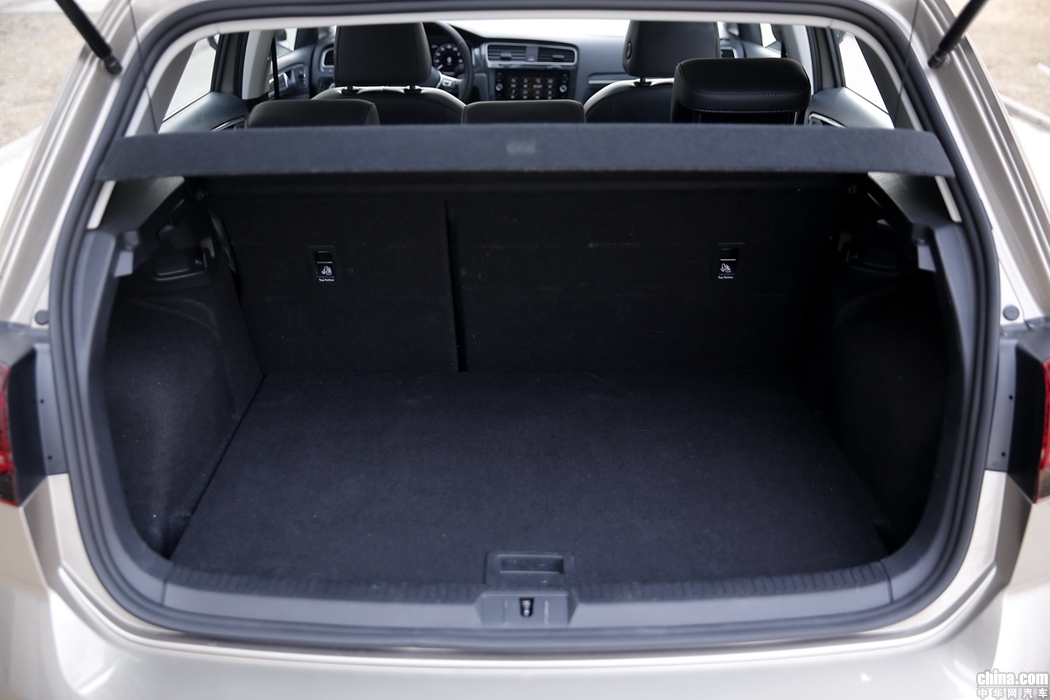 高尔夫  2018款 280TSI 自动旗舰型 空间