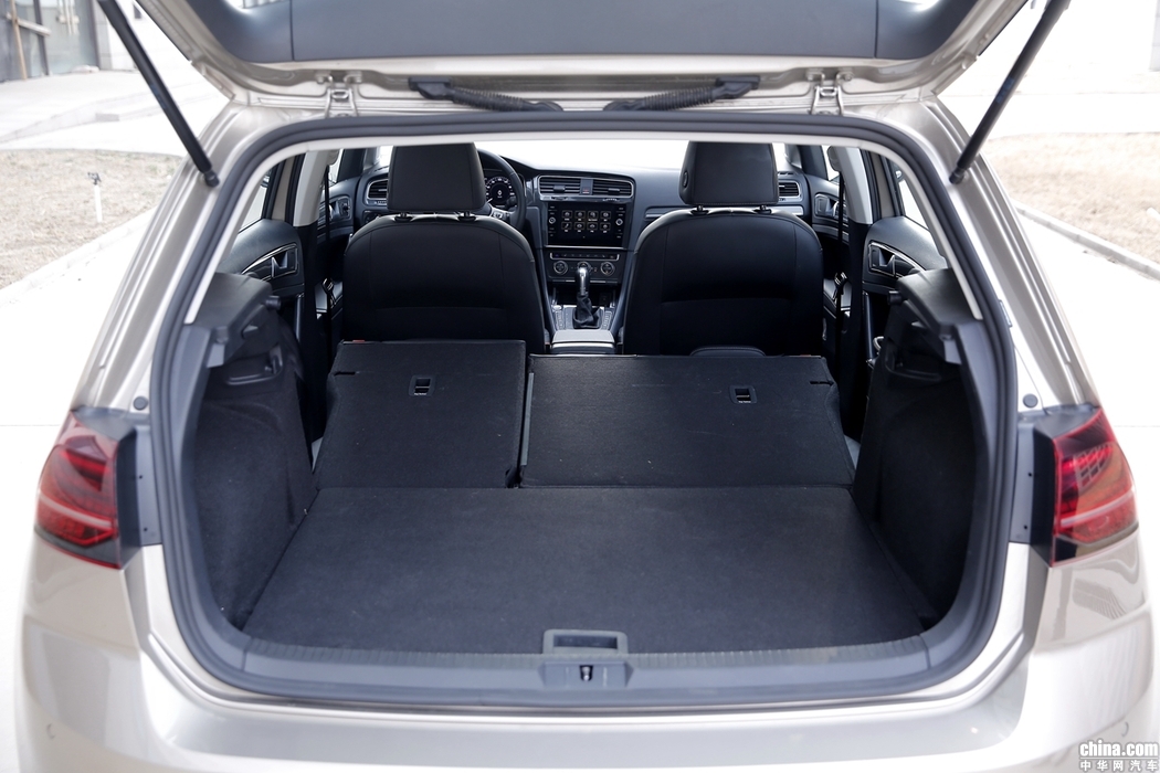 高尔夫  2018款 280TSI 自动旗舰型 空间