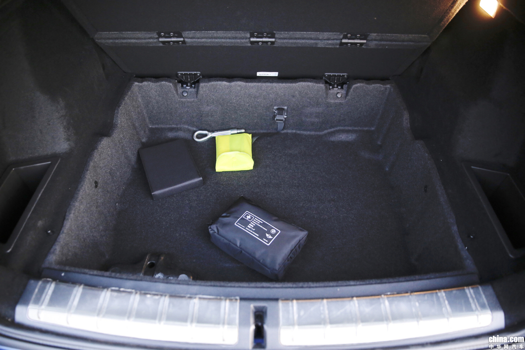 宝马X1 2019款 xDrive20Li 尊享型 空间