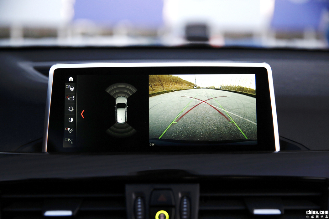 宝马X1 2019款 xDrive20Li 尊享型 内饰