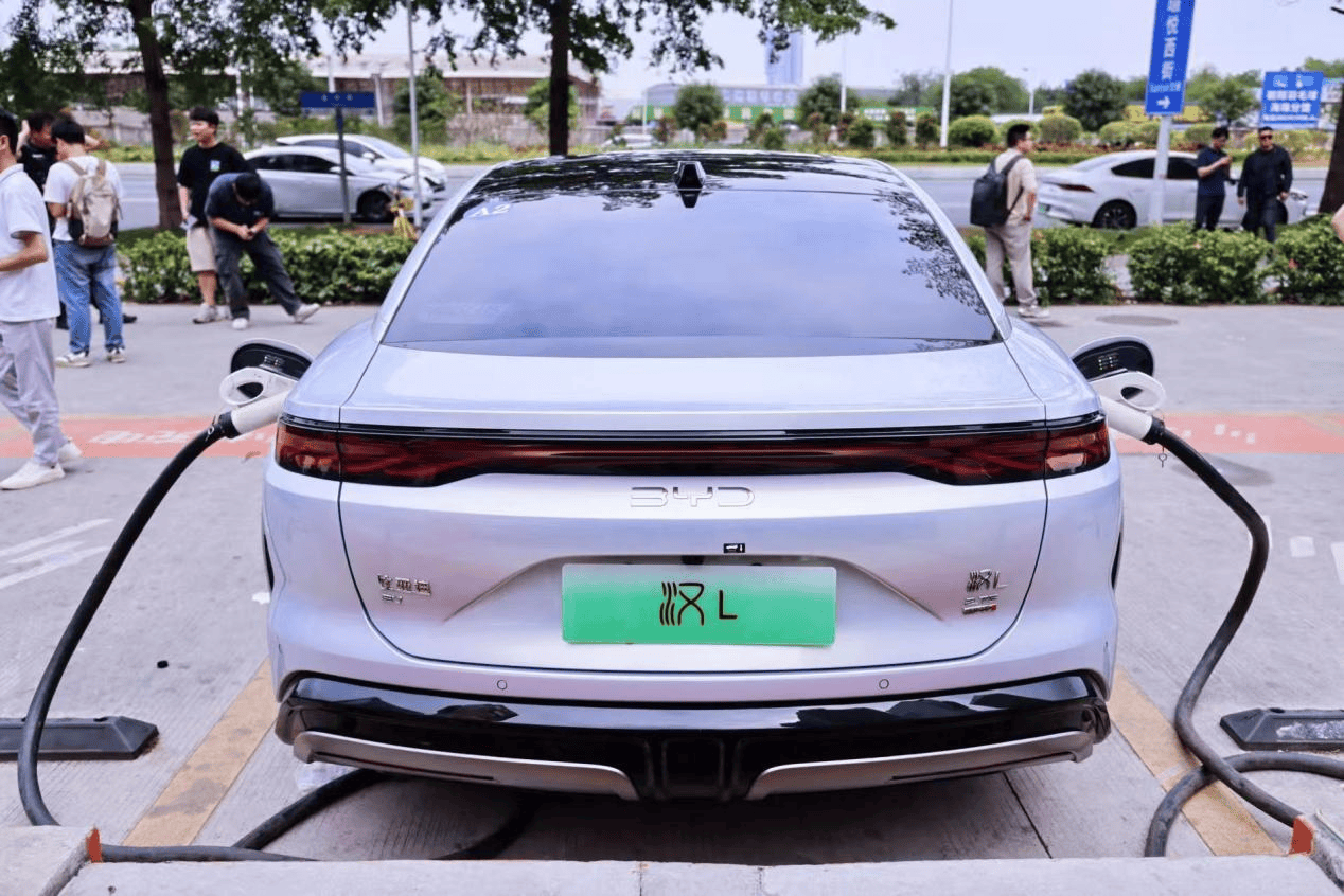 “兆瓦闪充”背后的技术革新：超级e平台赋能汉L唐L高效补能