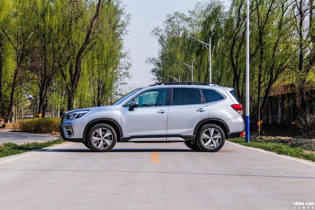 森林人  2019款 2.0i 智擎旗舰EyeSight 外观