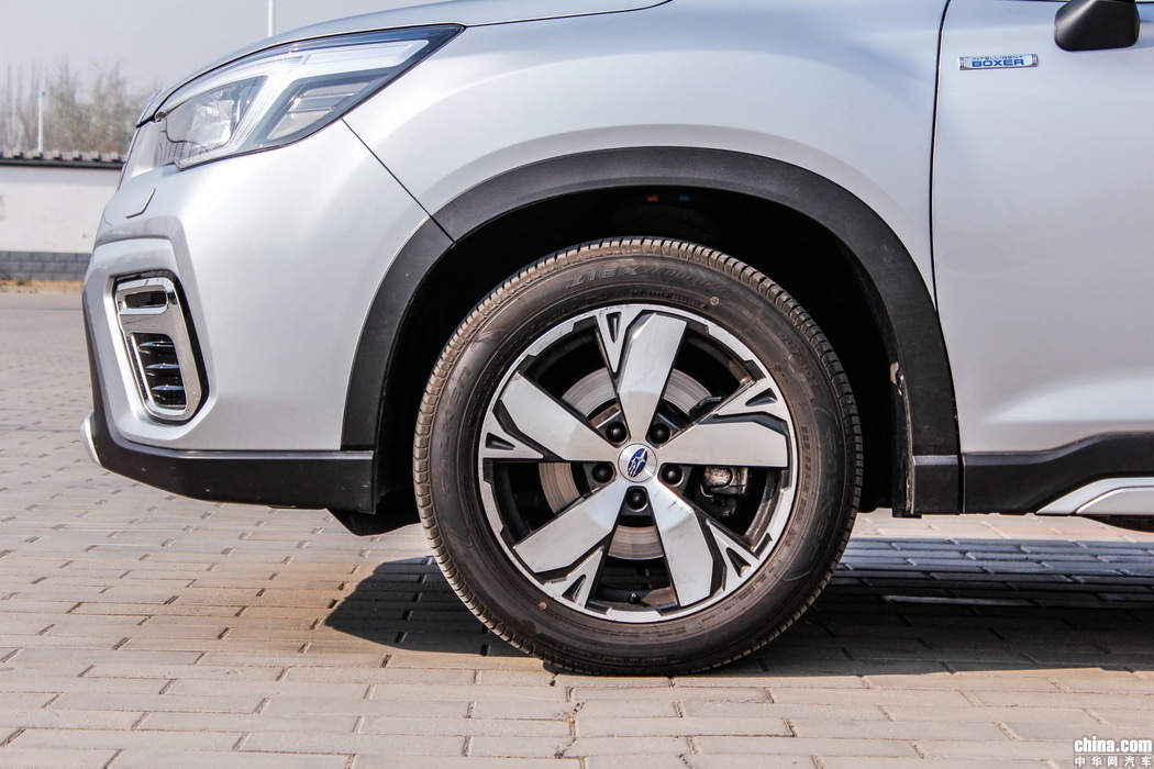 森林人  2019款 2.0i 智擎旗舰EyeSight 外观