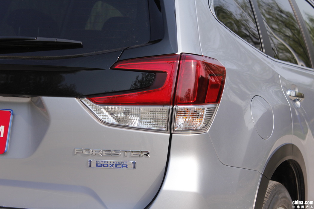 森林人  2019款 2.0i 智擎旗舰EyeSight 外观