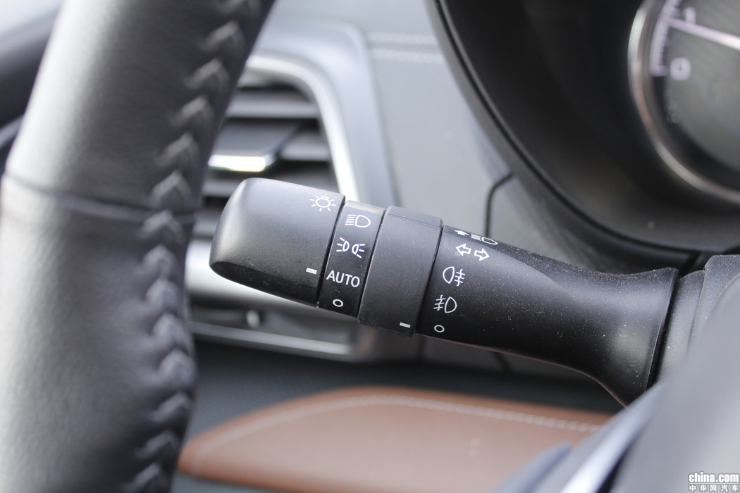 森林人  2019款 2.0i 智擎旗舰EyeSight 内饰