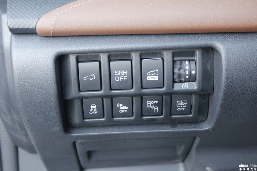 森林人  2019款 2.0i 智擎旗舰EyeSight 内饰