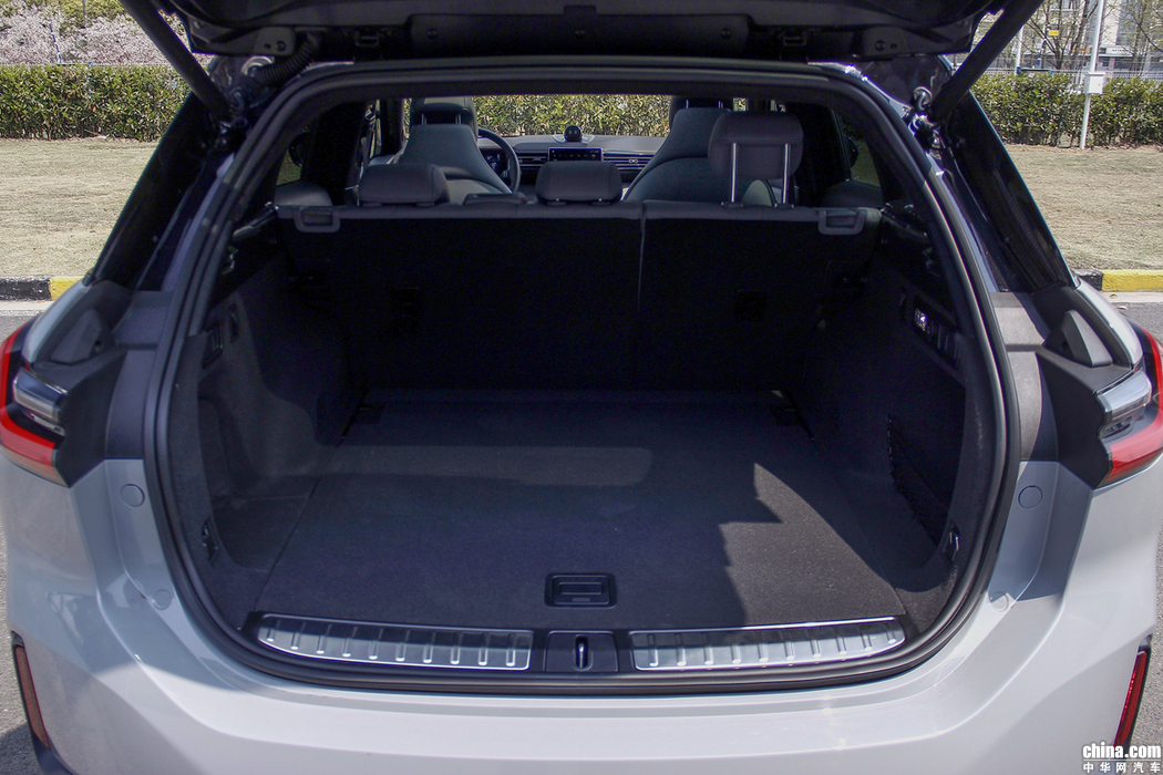 蔚来ES6 2019款 430KM 首发纪念 空间