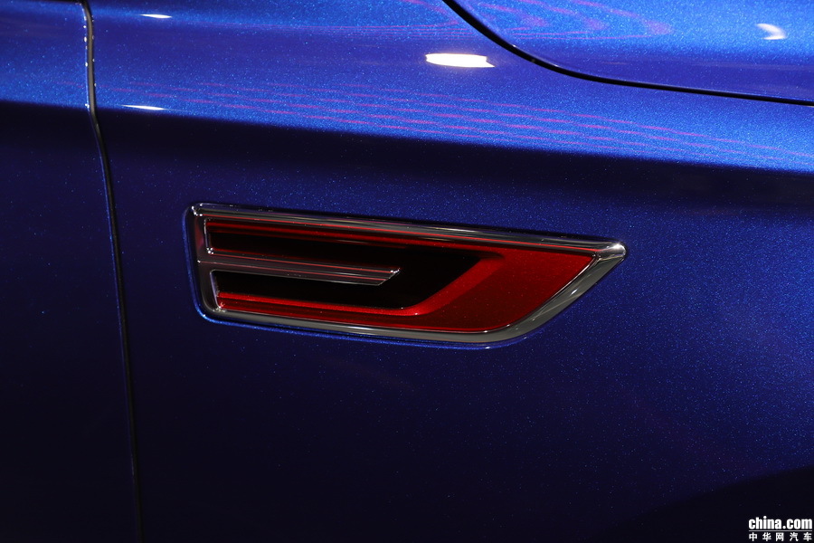 红旗H5 2018款 30TD 智联御动60周年纪念 外观