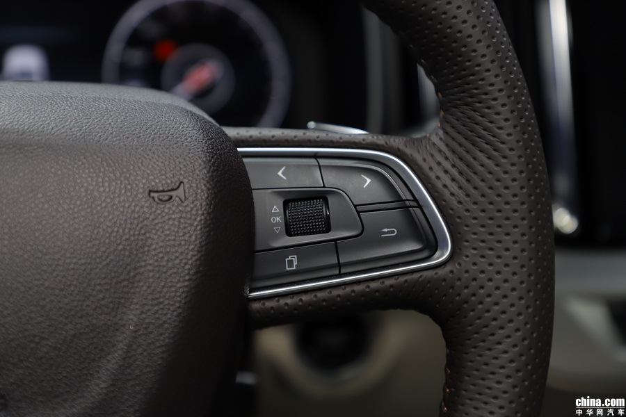 红旗H5 2018款 30TD 智联御动60周年纪念 内饰