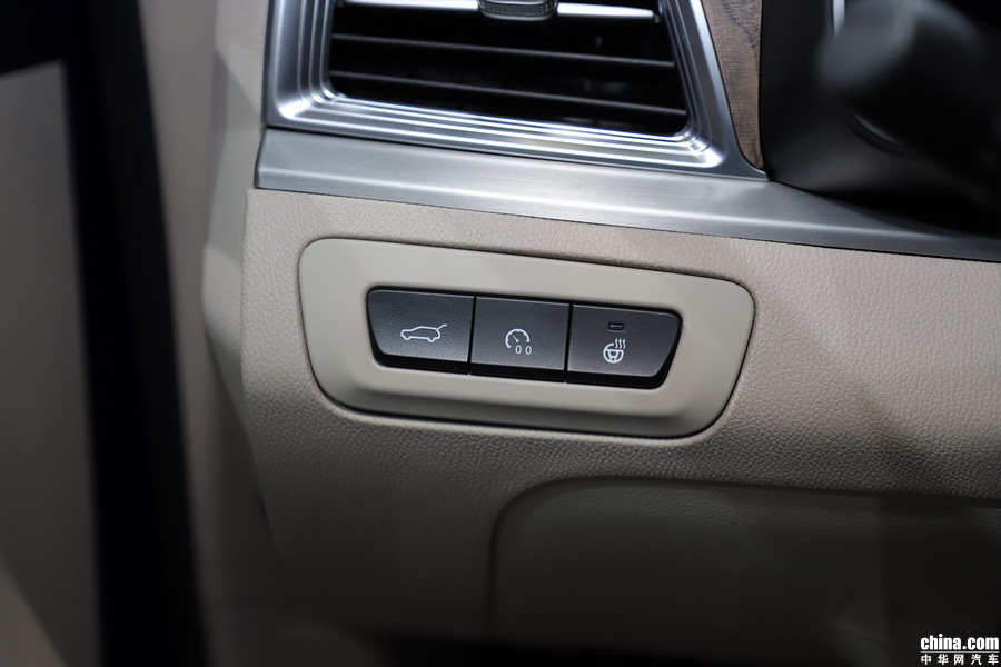 红旗H5 2018款 30TD 智联御动60周年纪念 内饰