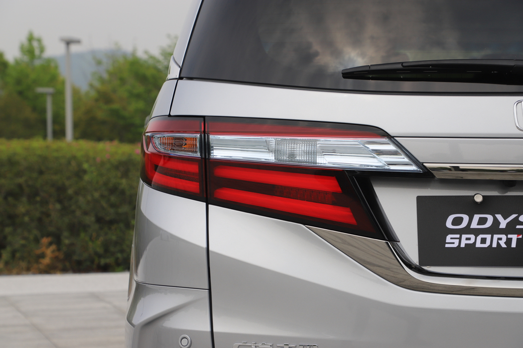 奥德赛 2019款 2.0L 锐·至尊版 外观