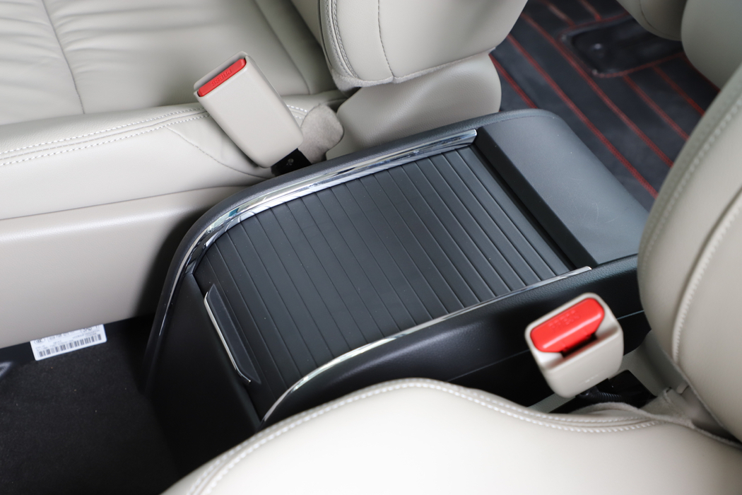 奥德赛 2019款 2.0L 锐·至尊版 内饰