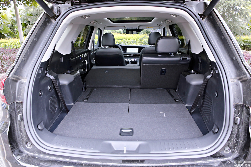 长安CS95 2019款 2.0T 两驱尊贵型 空间