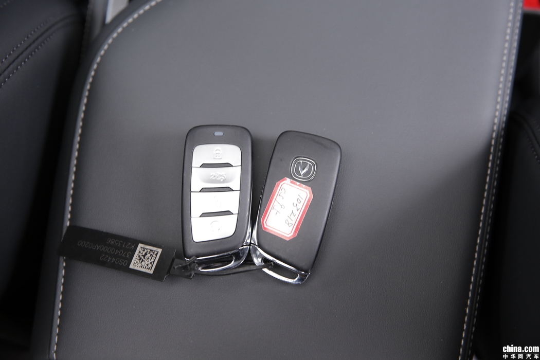 长安CS95 2019款 2.0T 两驱尊贵型 内饰