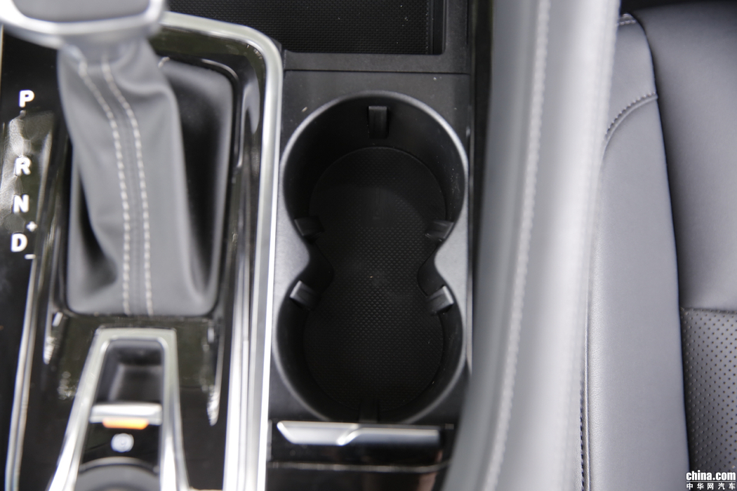 长安CS95 2019款 2.0T 两驱尊贵型 内饰