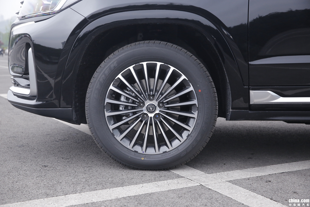 长安CS95 2019款 2.0T 两驱尊贵型 外观