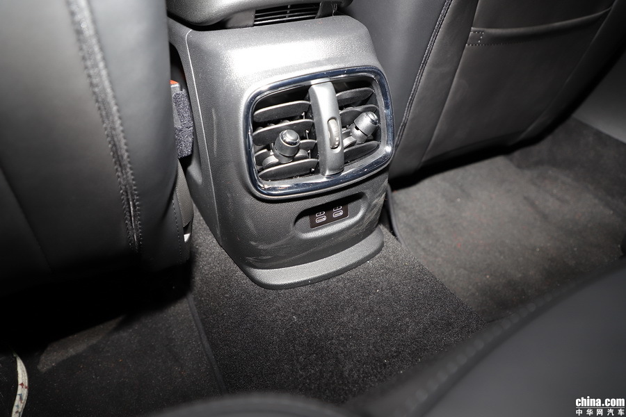 2019款 MINI CLUBMAN COOPER 基本型 空间