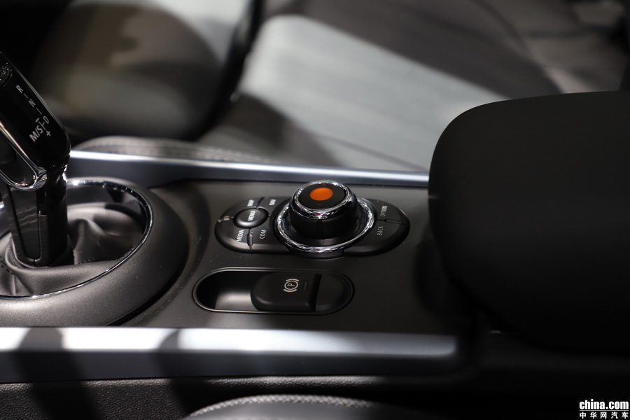 2019款 MINI CLUBMAN COOPER 基本型 内饰