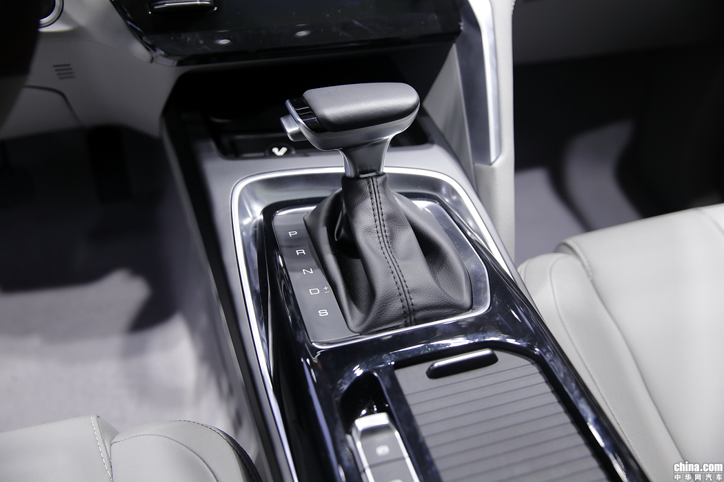 宝骏RS-5 2019款 1.5T 超级互联手动版 内饰