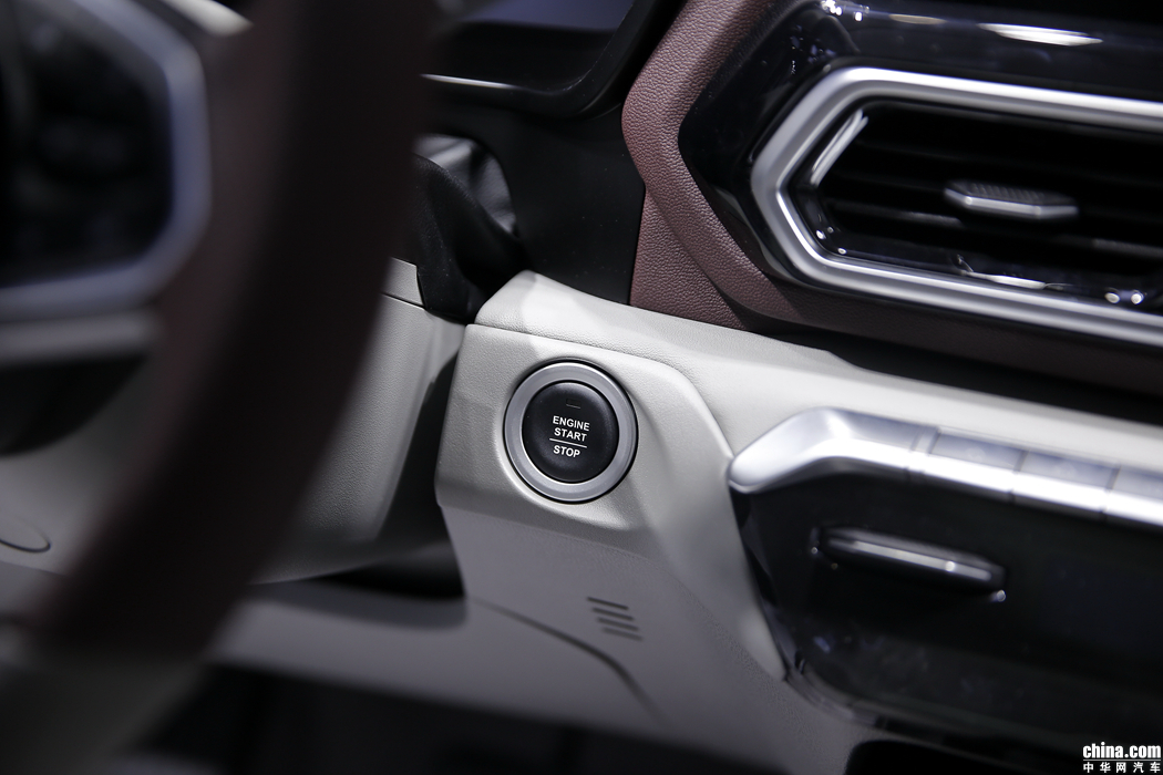 宝骏RS-5 2019款 1.5T 超级互联手动版 内饰