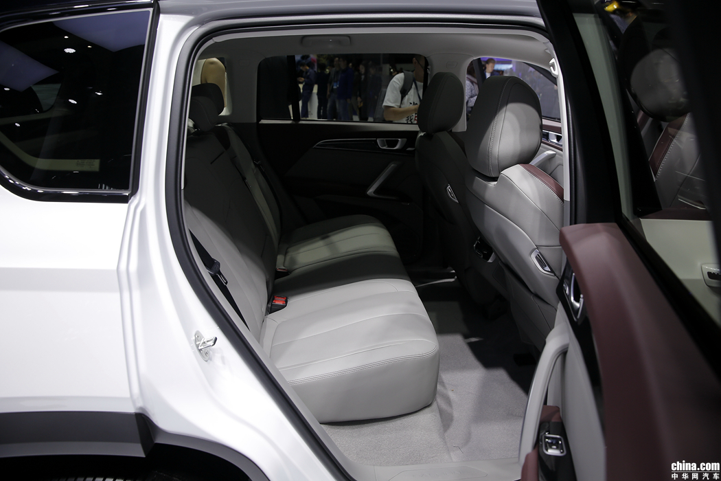 宝骏RS-5 2019款 1.5T 超级互联手动版 空间