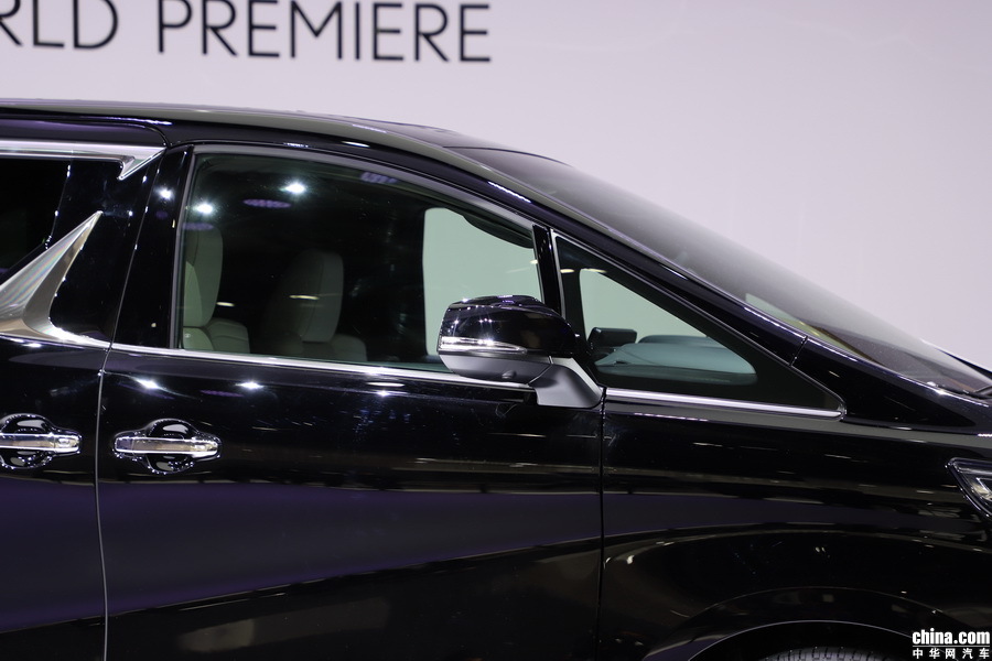 雷克萨斯 LM 300h 外观