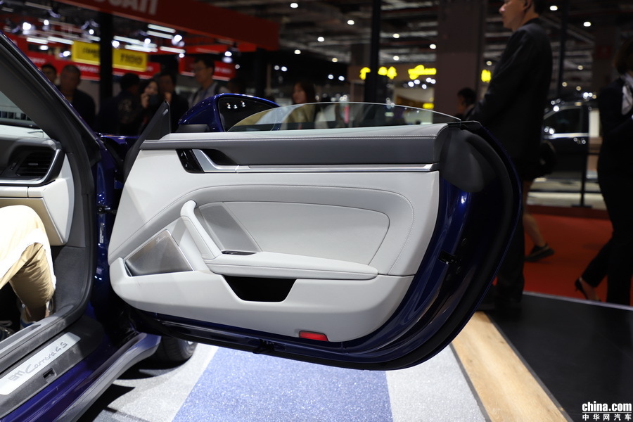 保时捷911 2019款 Carrera 4S Cabriolet 3.0T 内饰