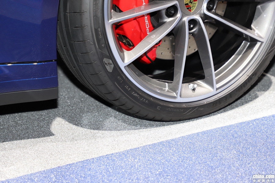 保时捷911 2019款 Carrera 4S Cabriolet 3.0T 外观