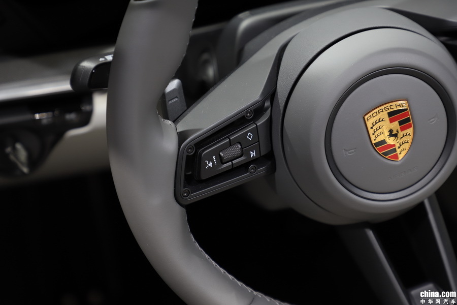 保时捷911 2019款 Carrera 4S Cabriolet 3.0T 内饰