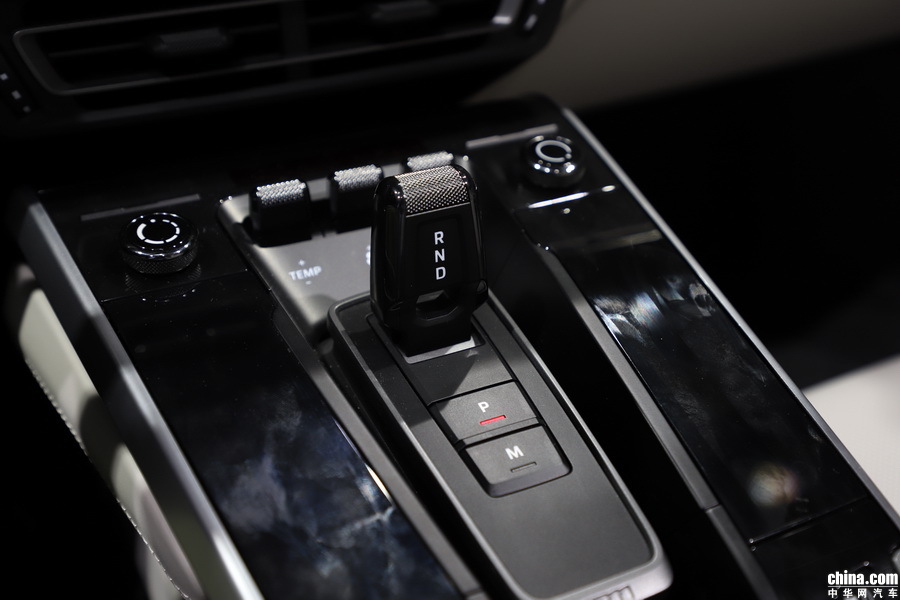 保时捷911 2019款 Carrera 4S Cabriolet 3.0T 内饰