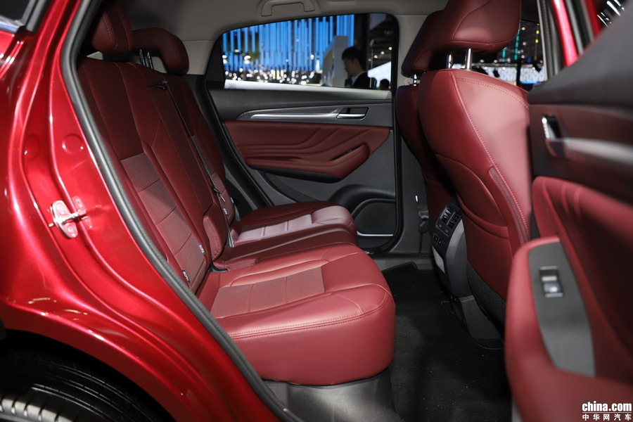 哈弗F7x 2019款 2.0T 极智科技版 空间