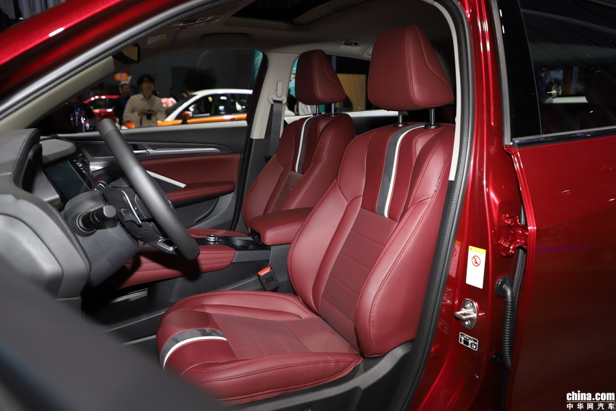 哈弗F7x 2019款 2.0T 极智科技版 空间