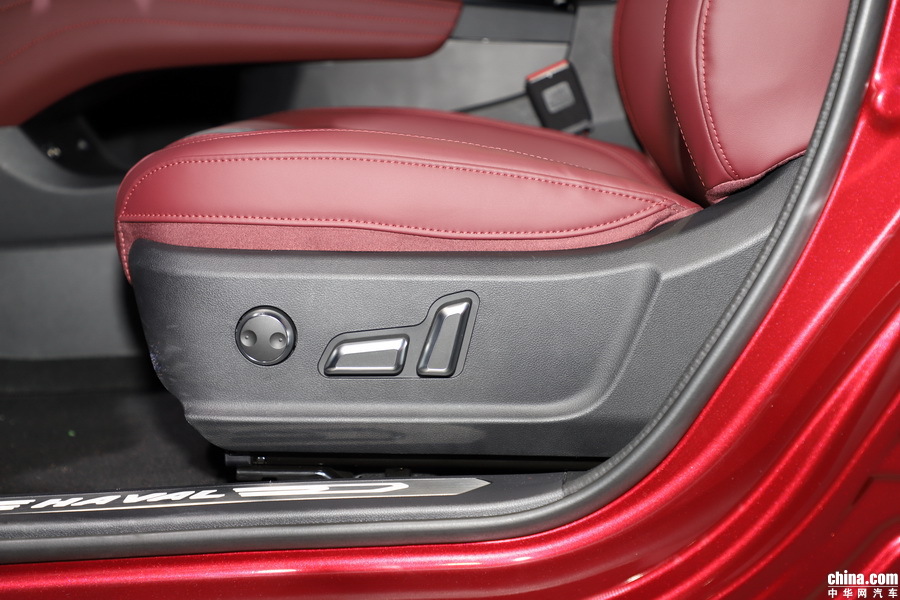 哈弗F7x 2019款 2.0T 极智科技版 空间