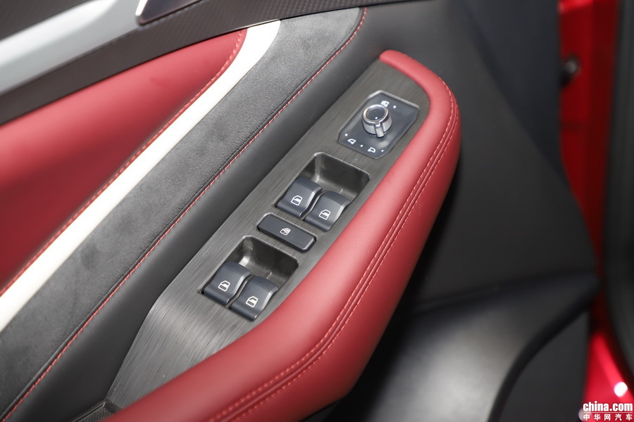 哈弗F7x 2019款 2.0T 极智科技版 内饰