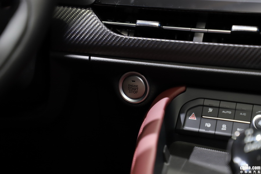 哈弗F7x 2019款 2.0T 极智科技版 内饰