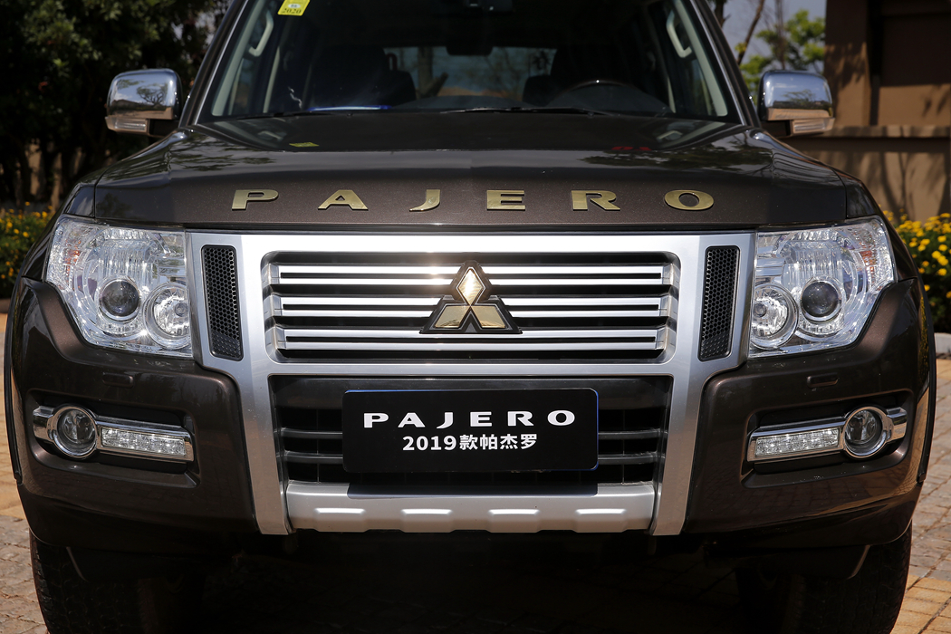 帕杰罗(进口) () 2019款 3.0L 自动尊贵 外观