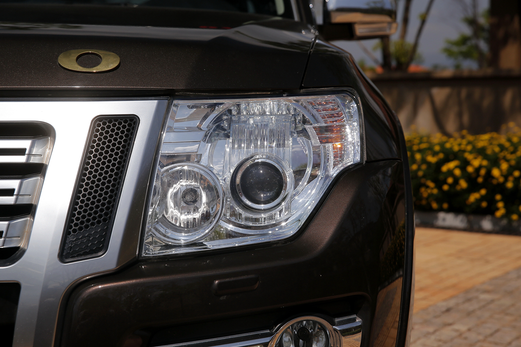 帕杰罗(进口) () 2019款 3.0L 自动尊贵 外观