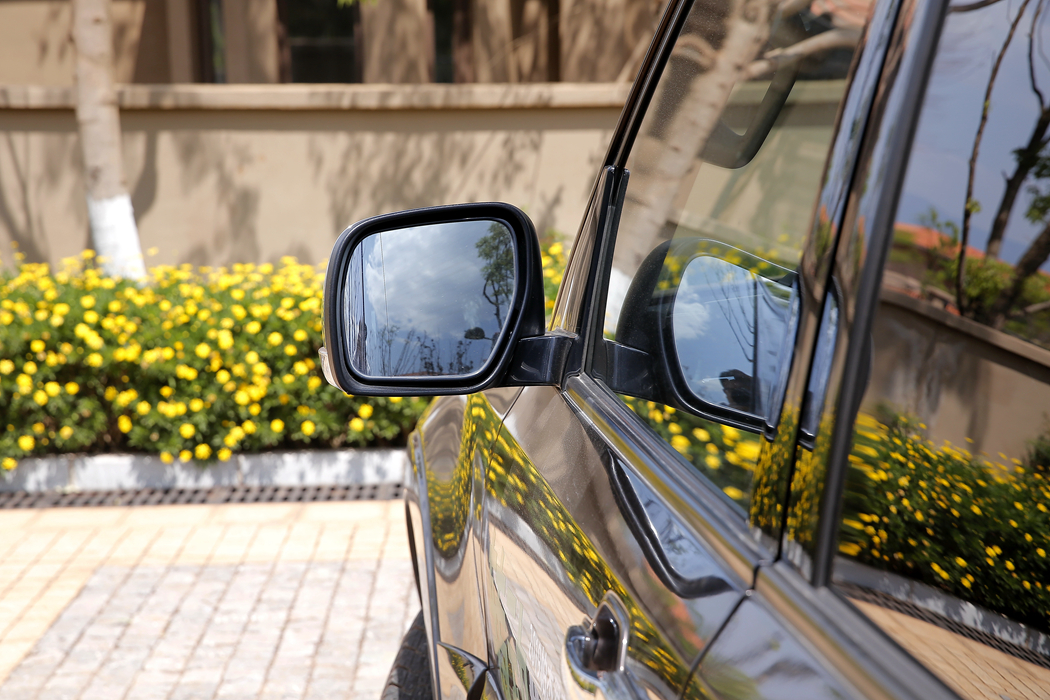 帕杰罗(进口) () 2019款 3.0L 自动尊贵 外观