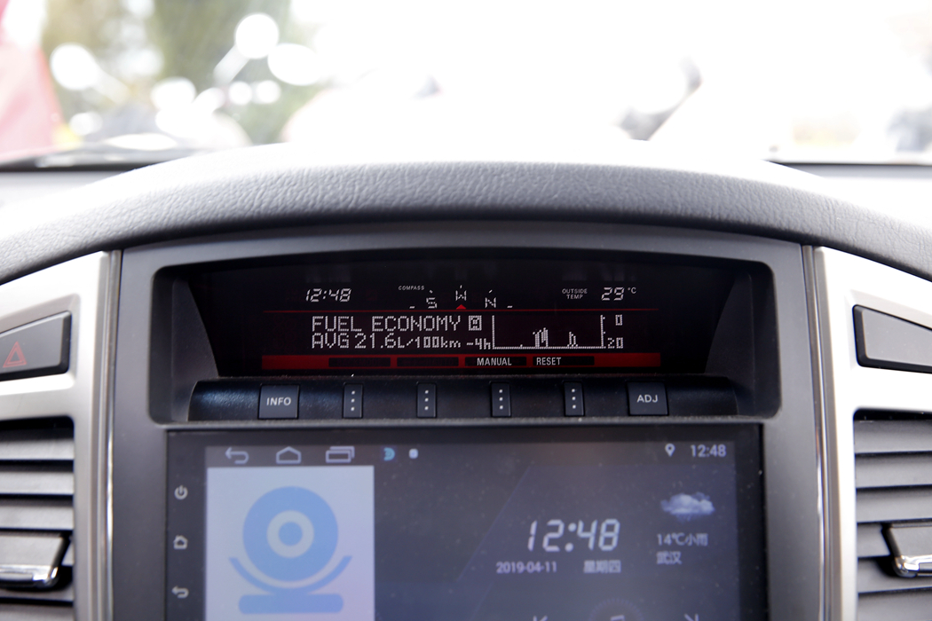 帕杰罗(进口) () 2019款 3.0L 自动尊贵 内饰