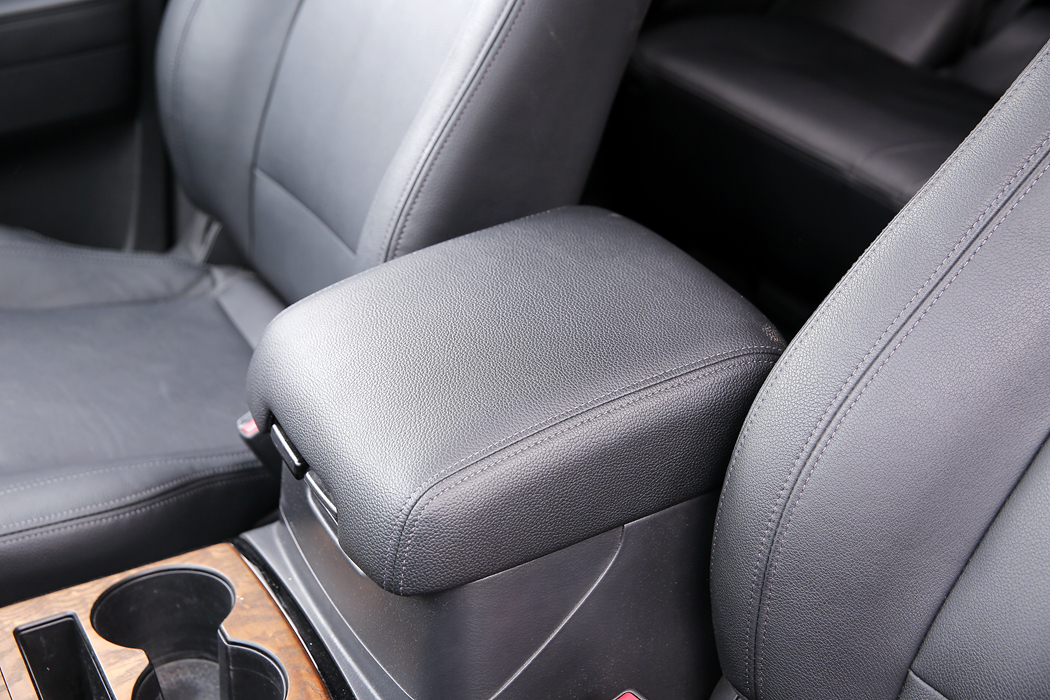 帕杰罗(进口) () 2019款 3.0L 自动尊贵 内饰